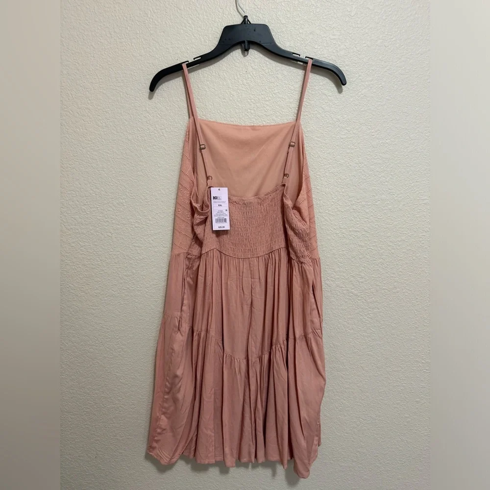 Spaghetti strap dress - Picture 2 of 2